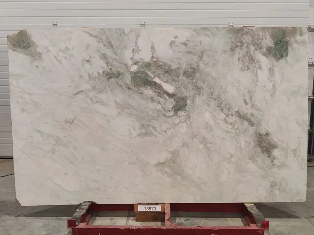 Слэб из оникса LADY ONYX полированный 2640x1600x20 мм, код 18873