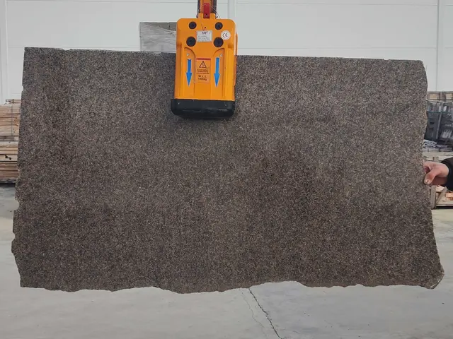 Полоса из гранита DESERT BROWN полированный 1300x700x20 мм, код 26856