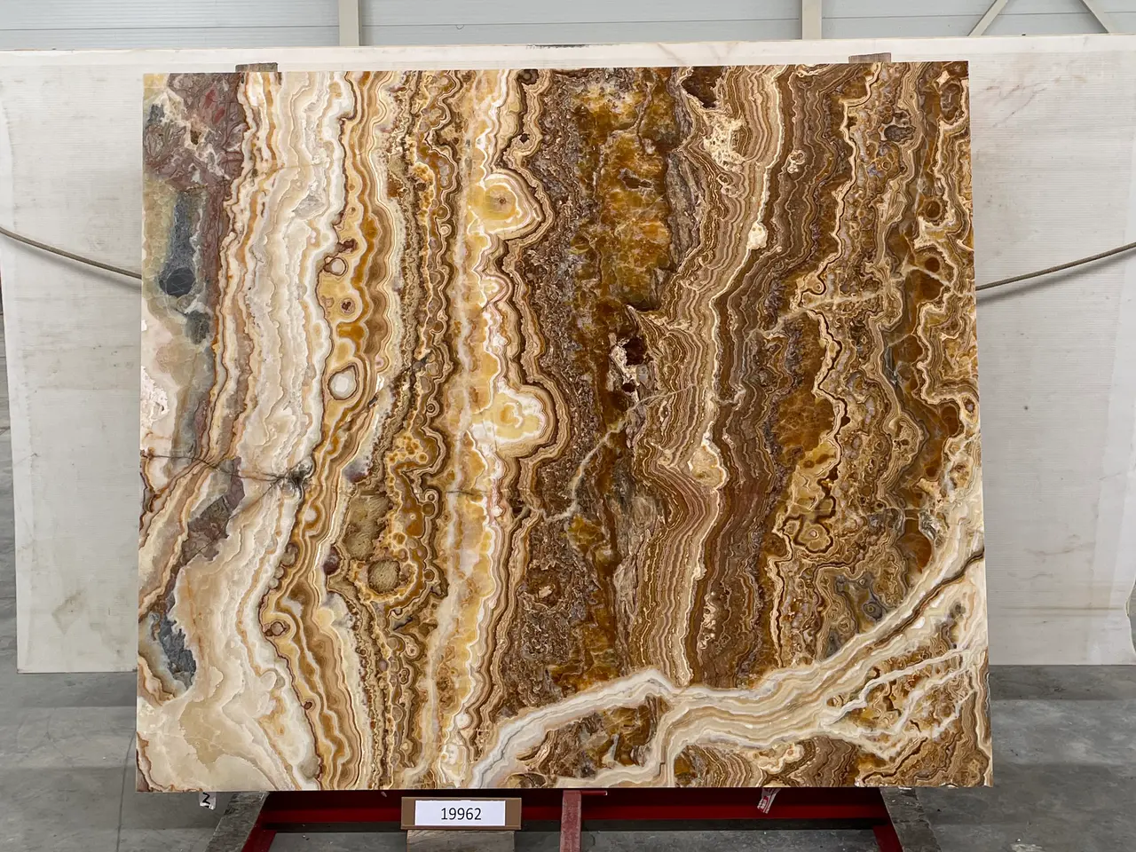 Слэб из оникса ONICE ROMANTIC BROWN полированный 2000x1700x20 мм, код 19962