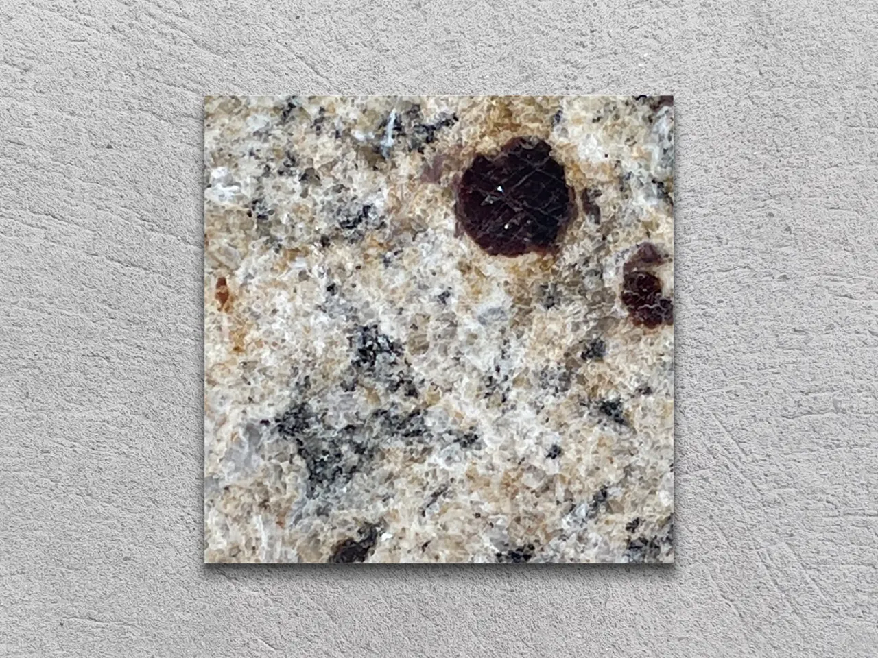 Слэб из гранита GIALLO ORNAMENTAL EXTRA полированный 100x100x20 мм, код 2524