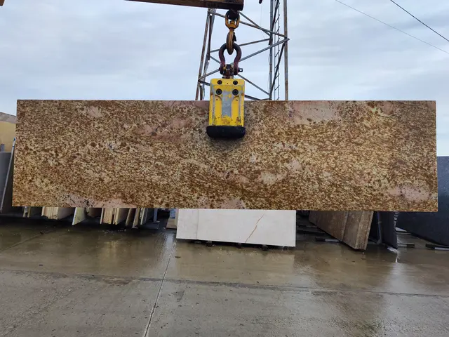 Полоса из гранита IMPERIAL GOLD полированный 2370x610x30 мм, код 22264