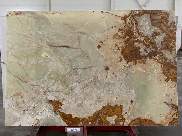 Слэб из оникса VERDE полированный 2750x1850x20 мм, код 19671