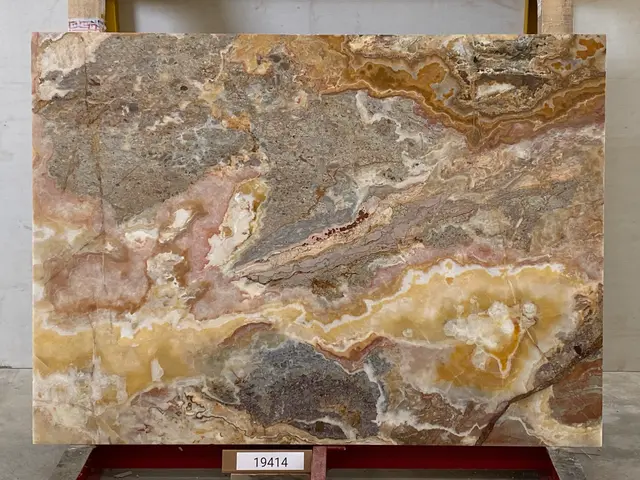 Слэб из оникса ONICE FIRE полированный 1800x1300x20 мм, код 19414