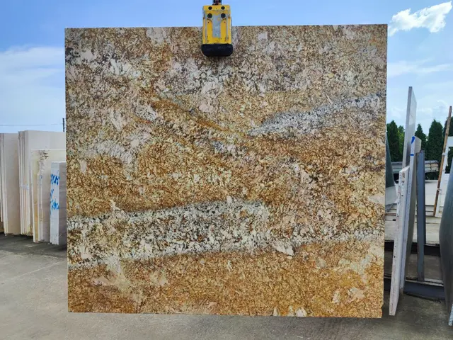 Слэб из гранита IMPERIAL GOLD полированный 2240x2010x20 мм, код 24720