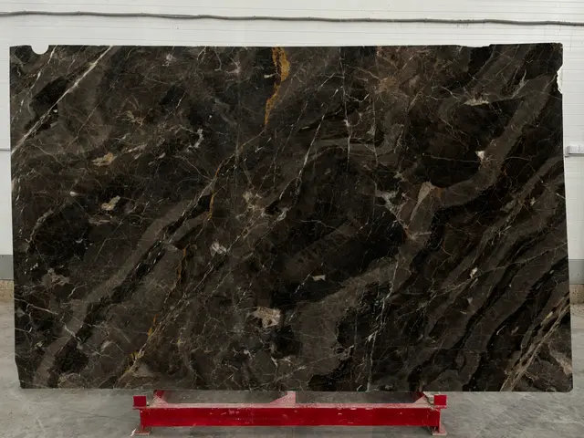 Слэб из мрамора SAINT PELAGIA полированный 3010x1860x20 мм, код 24498