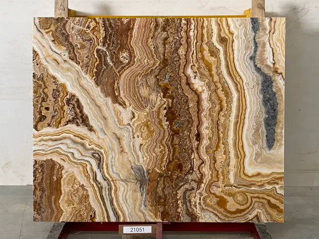 Слэб из оникса ONICE ROMANTIC BROWN полированный 1900x1550x20 мм, код 21051