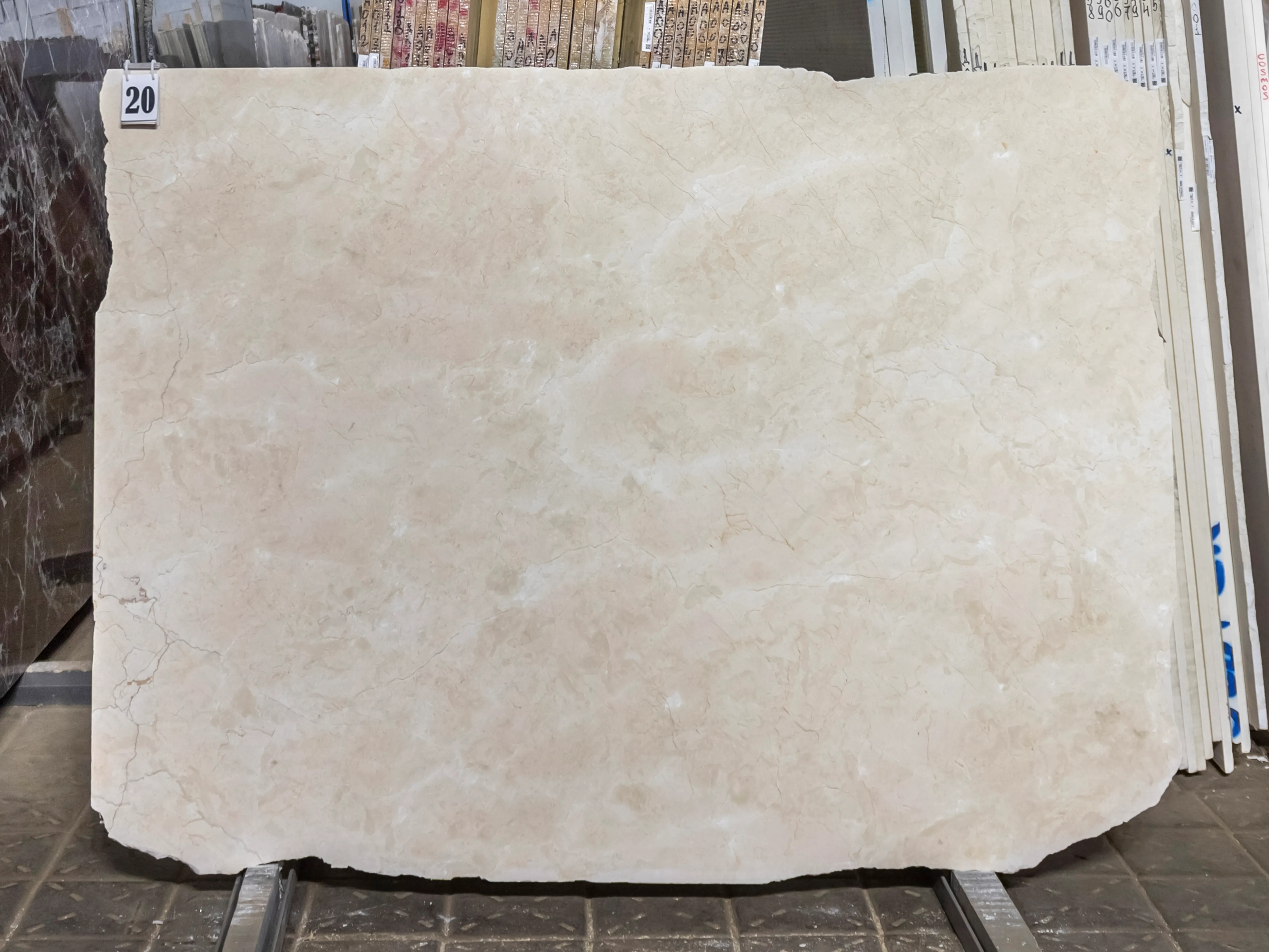 Слэб из мрамора CREMA NOVA полированный 1900x1400x30 мм, код 27596