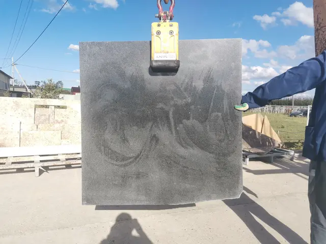 Слэб из гранита SESAM BLACK 1220x1190x30 мм, код 18702