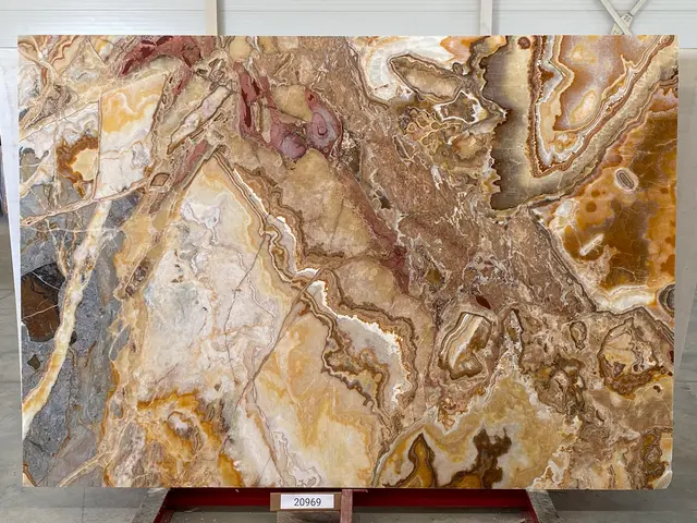 Слэб из оникса ONICE FIRE полированный 2600x1800x20 мм, код 20969