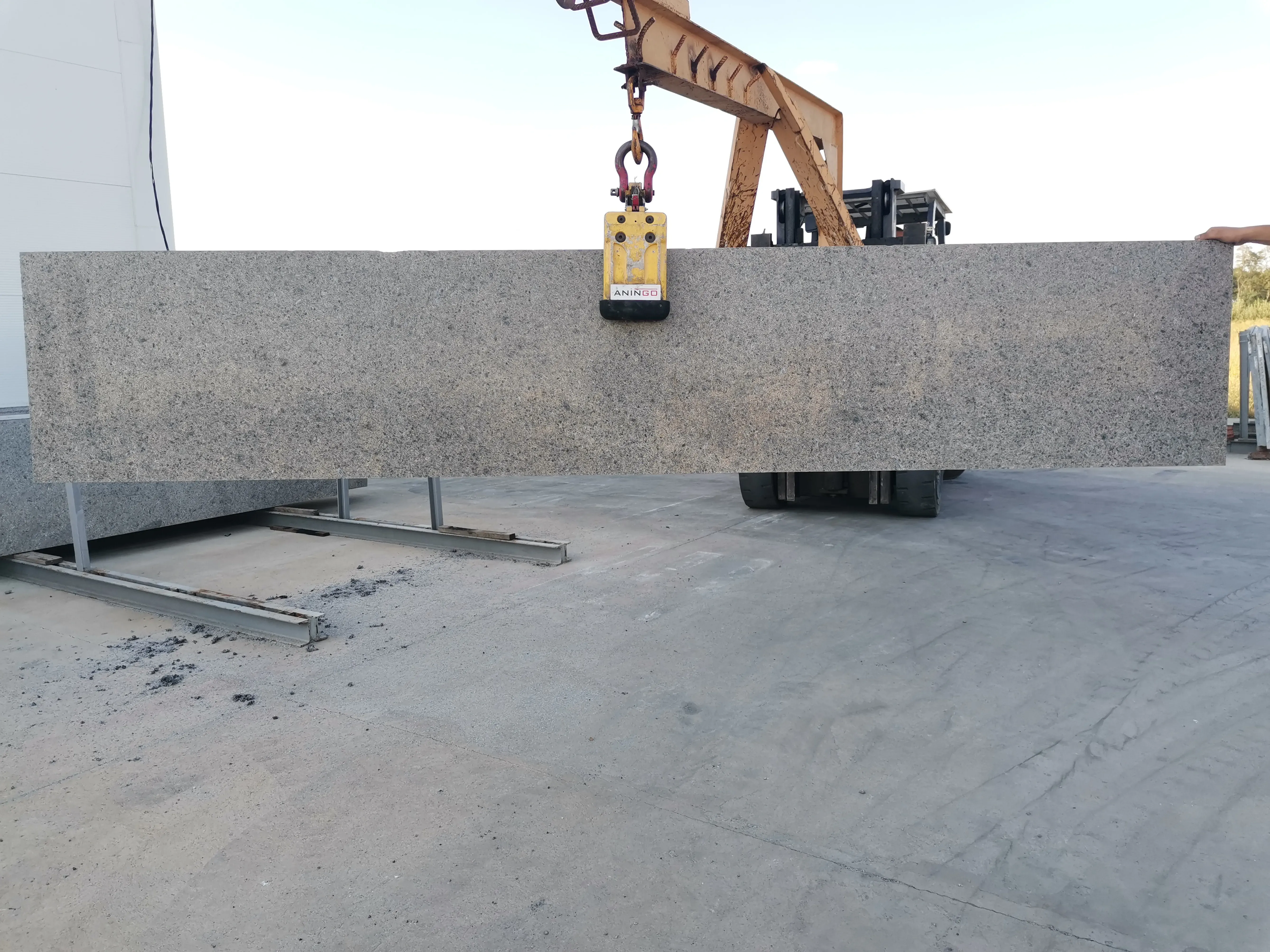 Полоса из гранита SESAM LIGHT 3180x700x30 мм, код 17805
