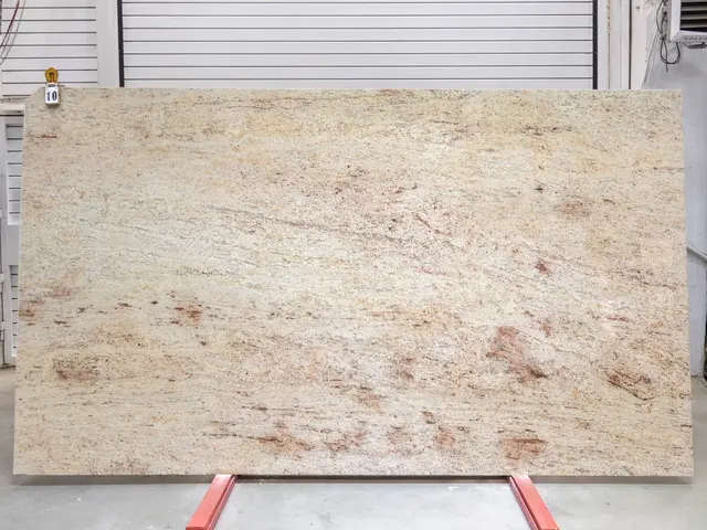Слэб из гранита IVORY BROWN полированный 3400x1950x30 мм, код 25792