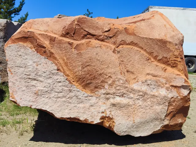 Туф Блок из туфа OKTEMBERYAN 1810x1500x1230 мм, код 24708