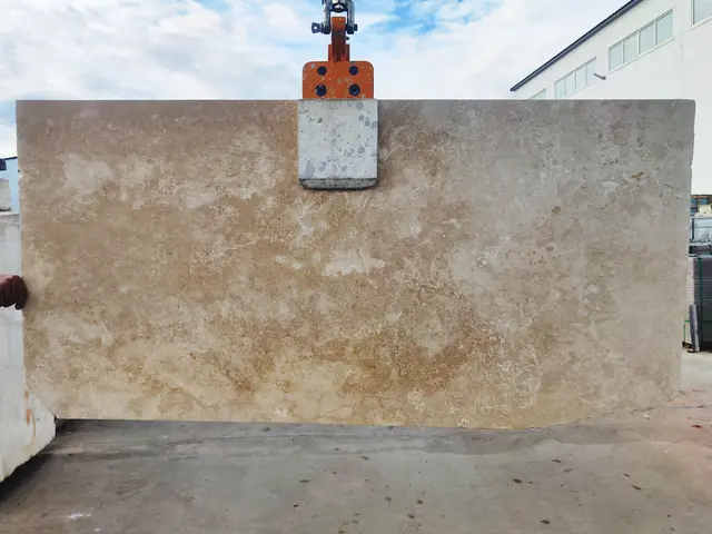 Полоса из травертина CLASSIC LIGHT 1800x900x30 мм, код 29063