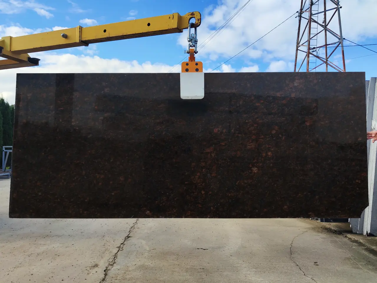 Слэб из гранита TAN BROWN полированный 3080x1290x30 мм, код 28961