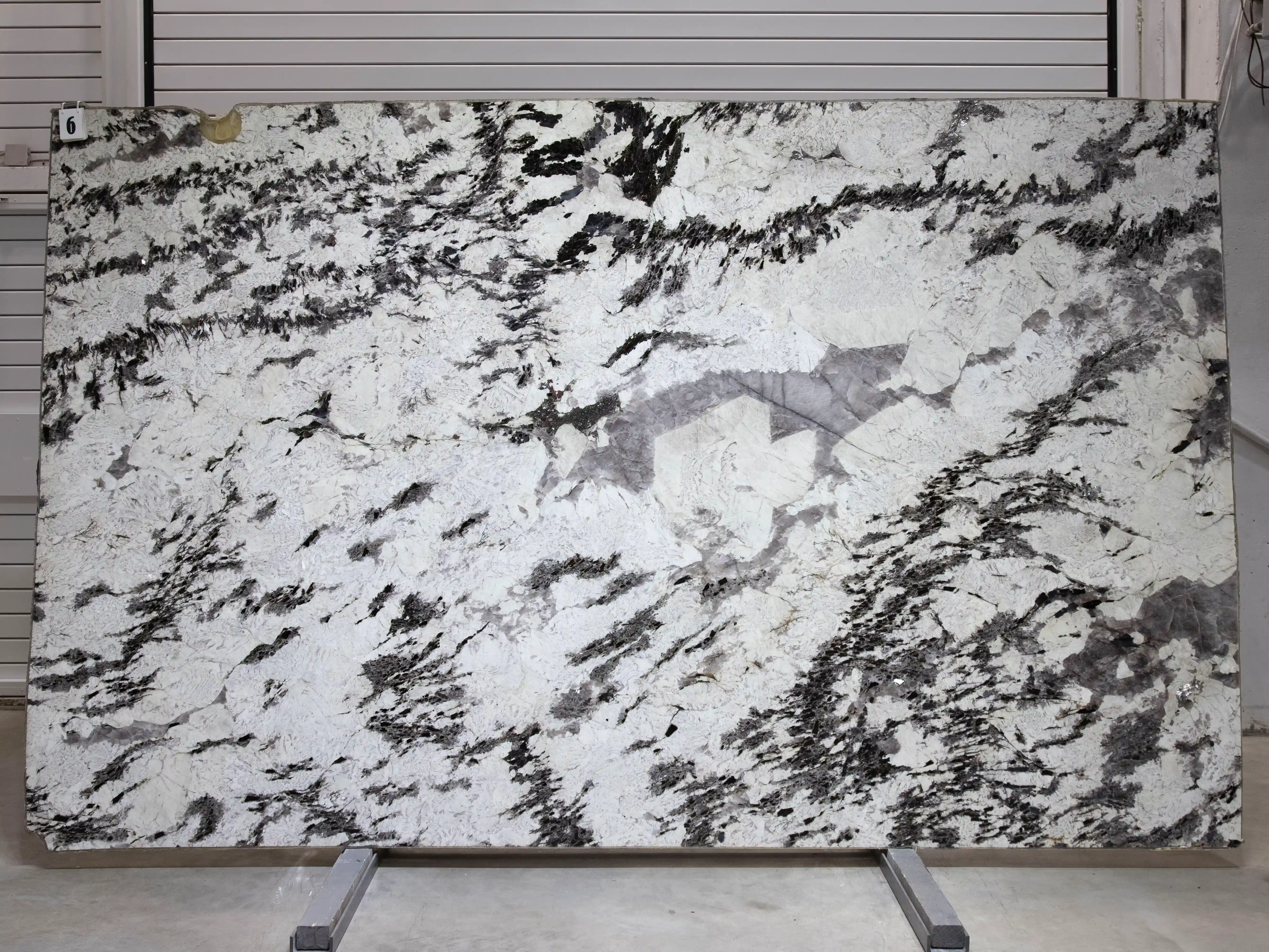 Слэб из кварцита TOURMALINE ICE полированный 3230x1990x20 мм, код 25712