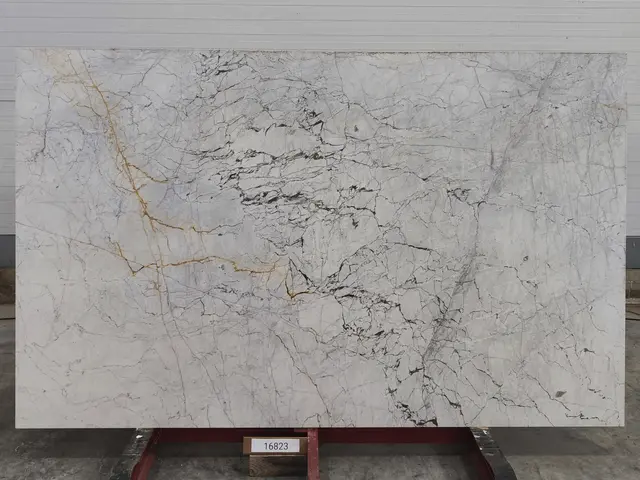 Слэб из мрамора STATUARIO полированный 2750x1700x20 мм, код 16823