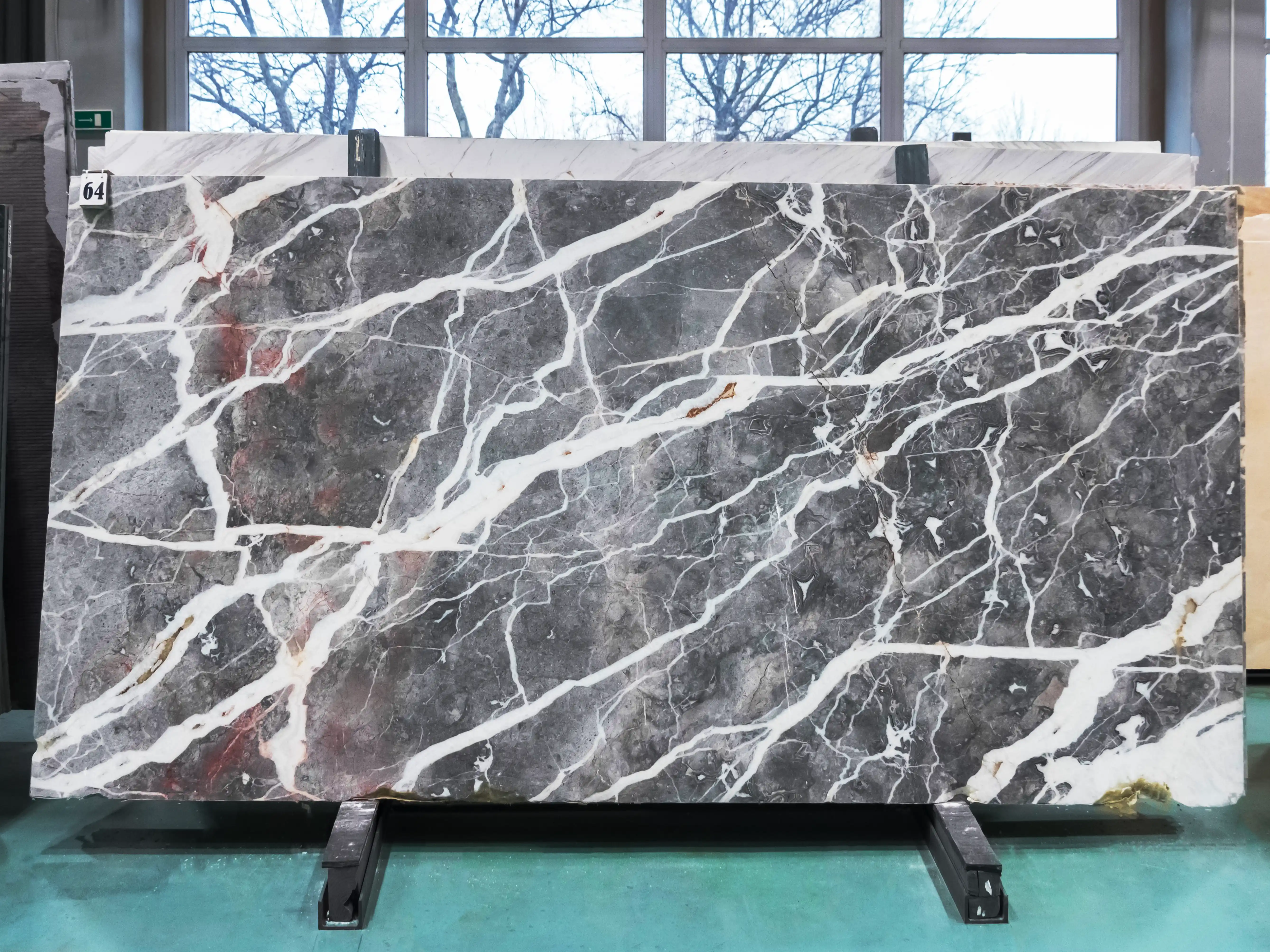 Слэб из мрамора SKYFALL полированный 3000x1530x20 мм, код 28302