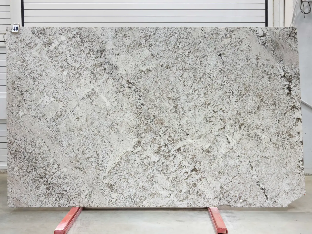 Слэб из гранита CREMA ANTICO полированный 3260x2000x30 мм, код 25704