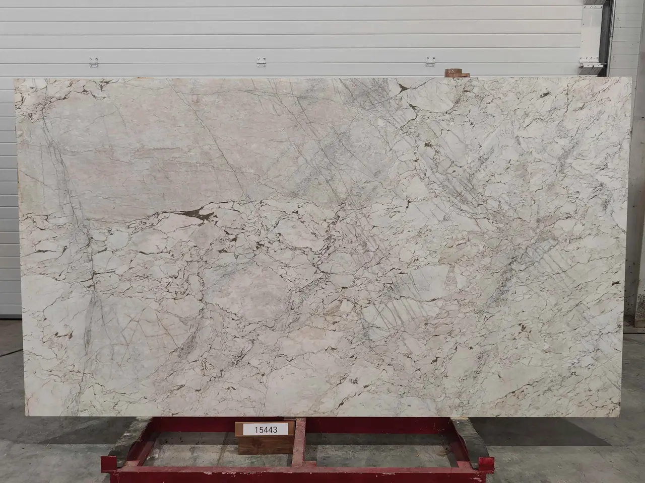 Слэб из мрамора CALACATTA CREMO полированный 2850x1600x20 мм, код 15443
