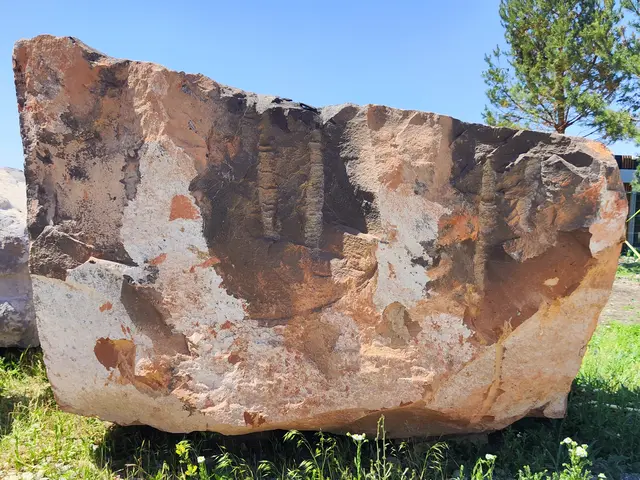 Туф Блок из туфа OKTEMBERYAN 2300x1600x1000 мм, код 24710