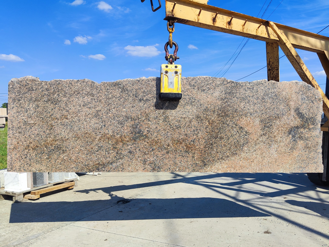 Полоса из гранита KEY WEST GOLD 2950x820x30 мм, код 25035