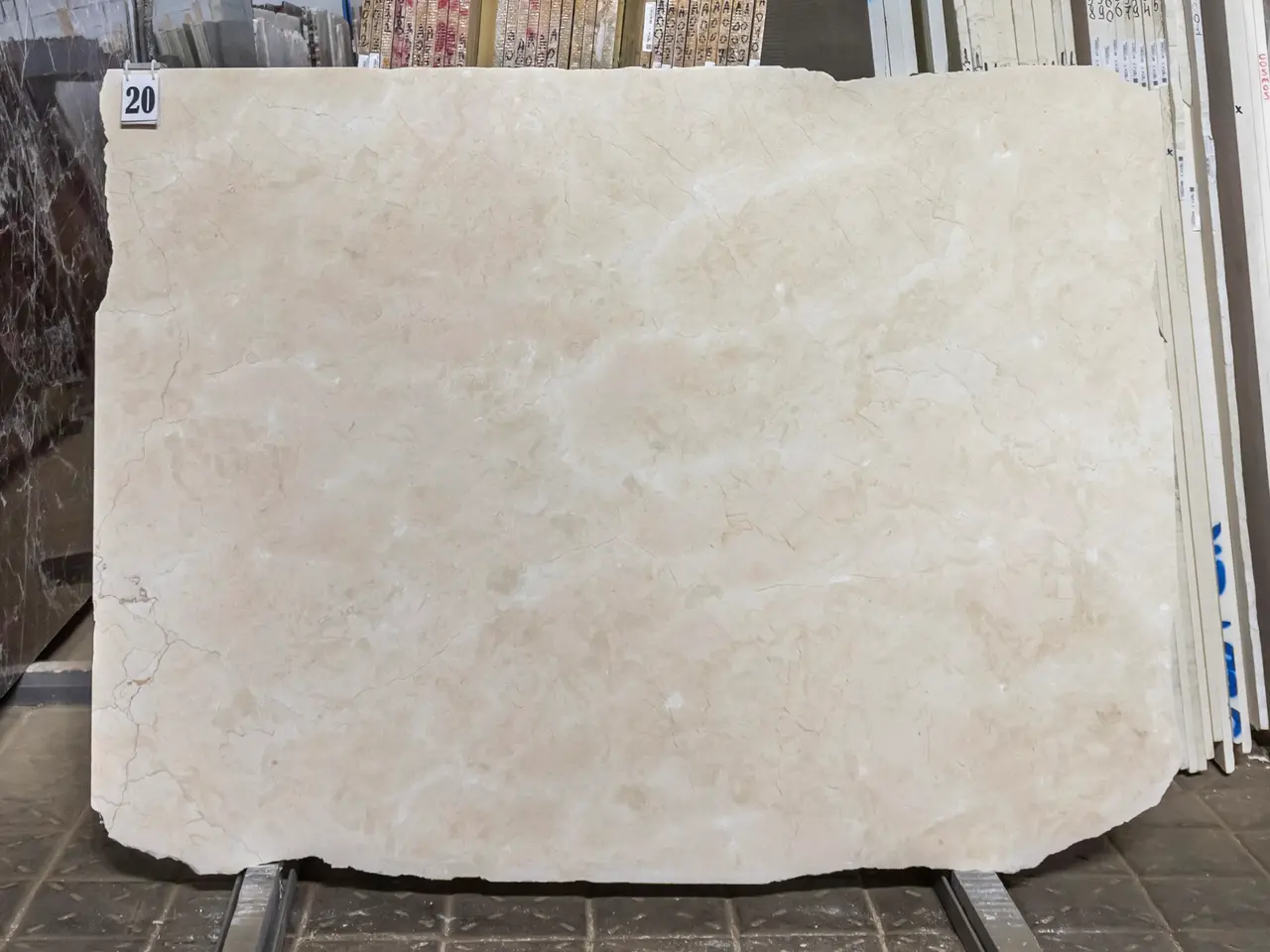 Слэб из мрамора CREMA NOVA полированный 1900x1400x30 мм, код 27596