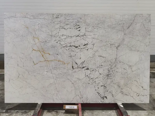 Слэб из мрамора STATUARIO полированный 2750x1700x20 мм, код 16838
