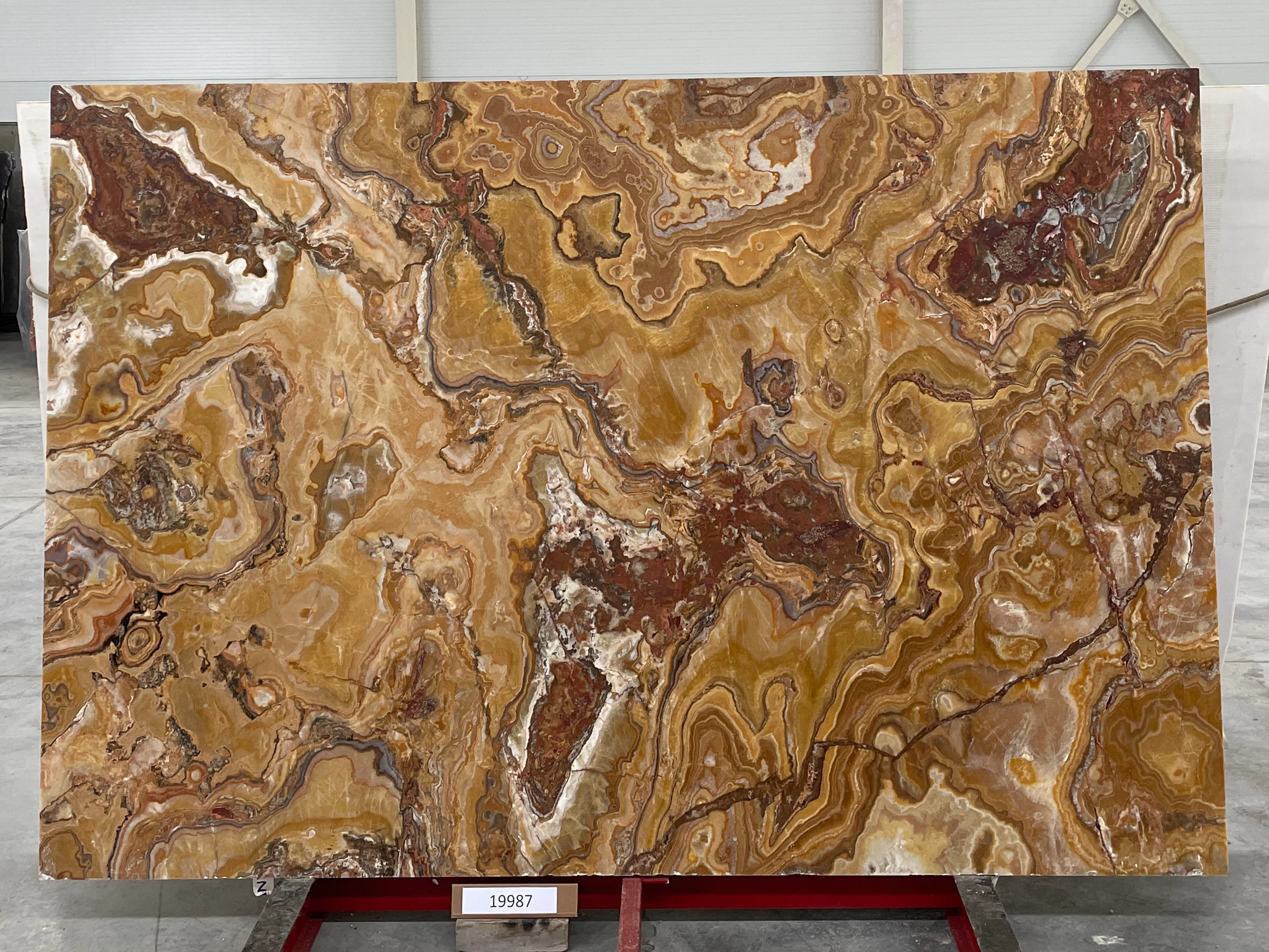 Слэб из оникса ONICE ROMANTIC BROWN полированный 2650x1800x20 мм, код 19987