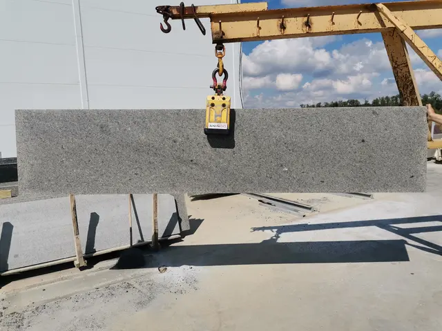 Полоса из гранита SESAM LIGHT 3260x700x30 мм, код 17988