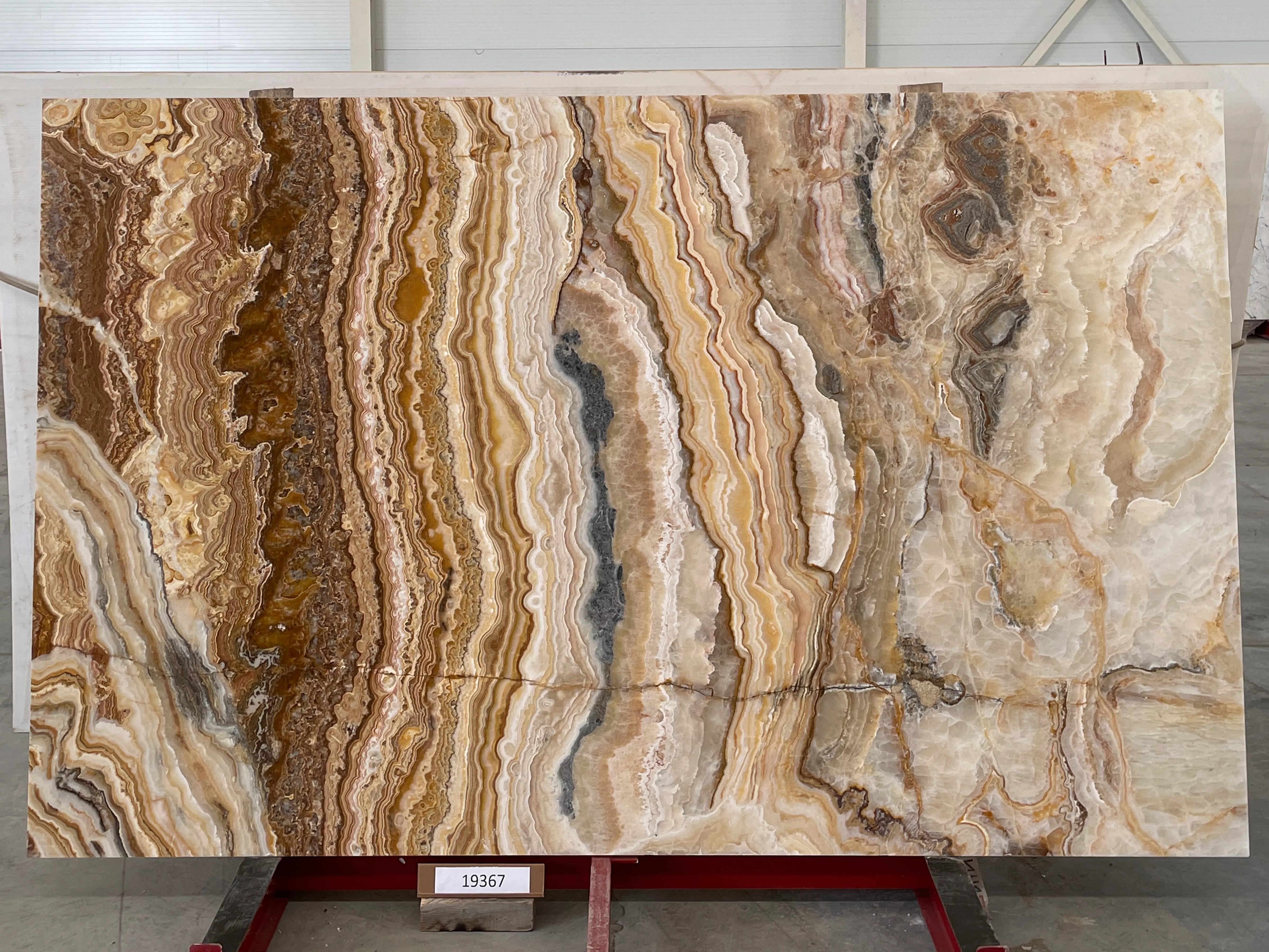 Слэб из оникса ONICE ROMANTIC BROWN полированный 2680x1680x20 мм, код 19367