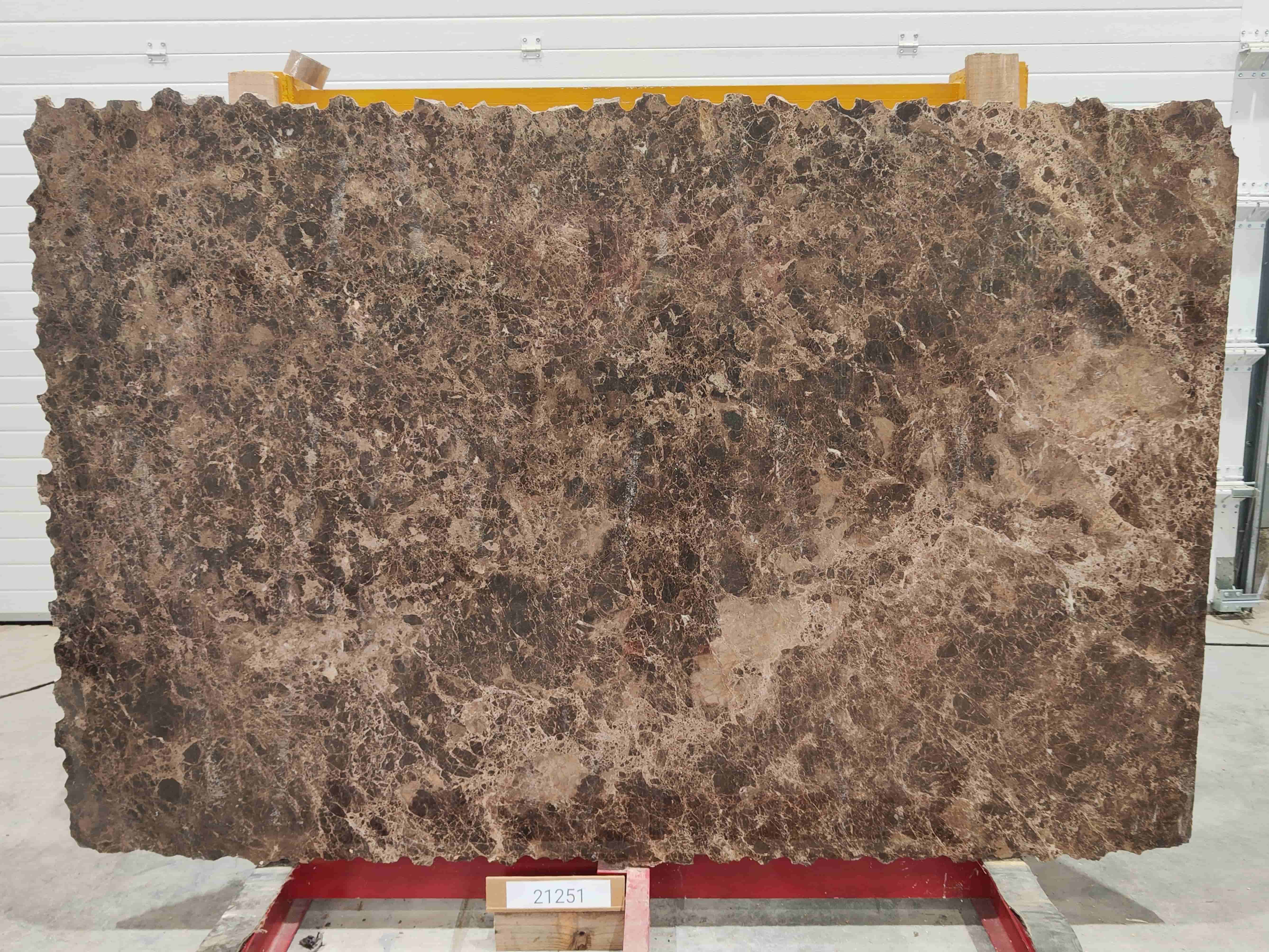 Слэб из мрамора EMPERADOR DARK полированный 2300x1480x30 мм, код 21251
