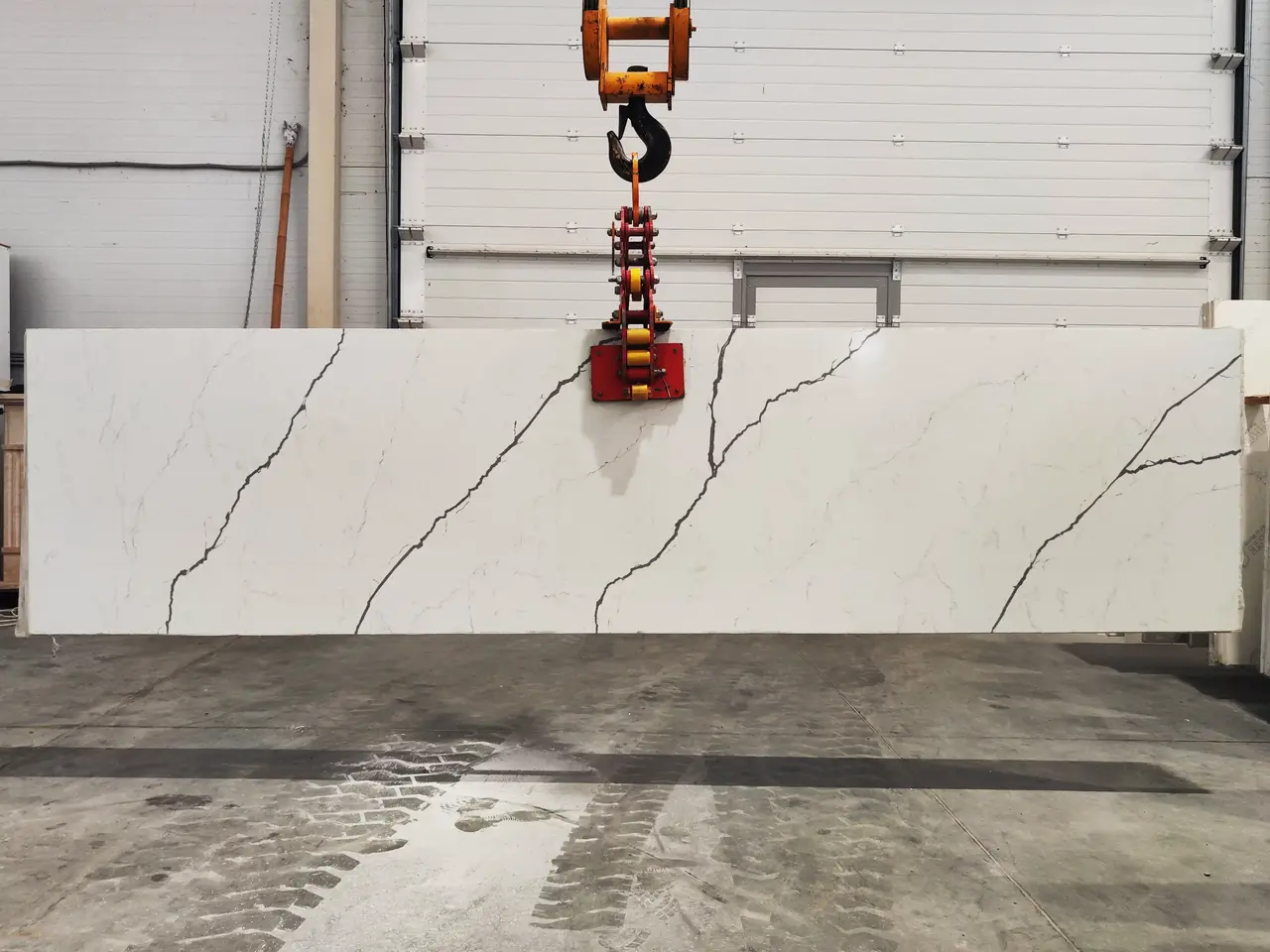 GREYLAC полированный BQ8738 3300x825x20 мм, код 29074