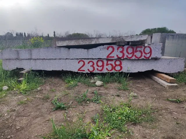 Гранит Блок из гранита МЕЖИРИЧСКИЙ 3000x650x200 мм, код 23958