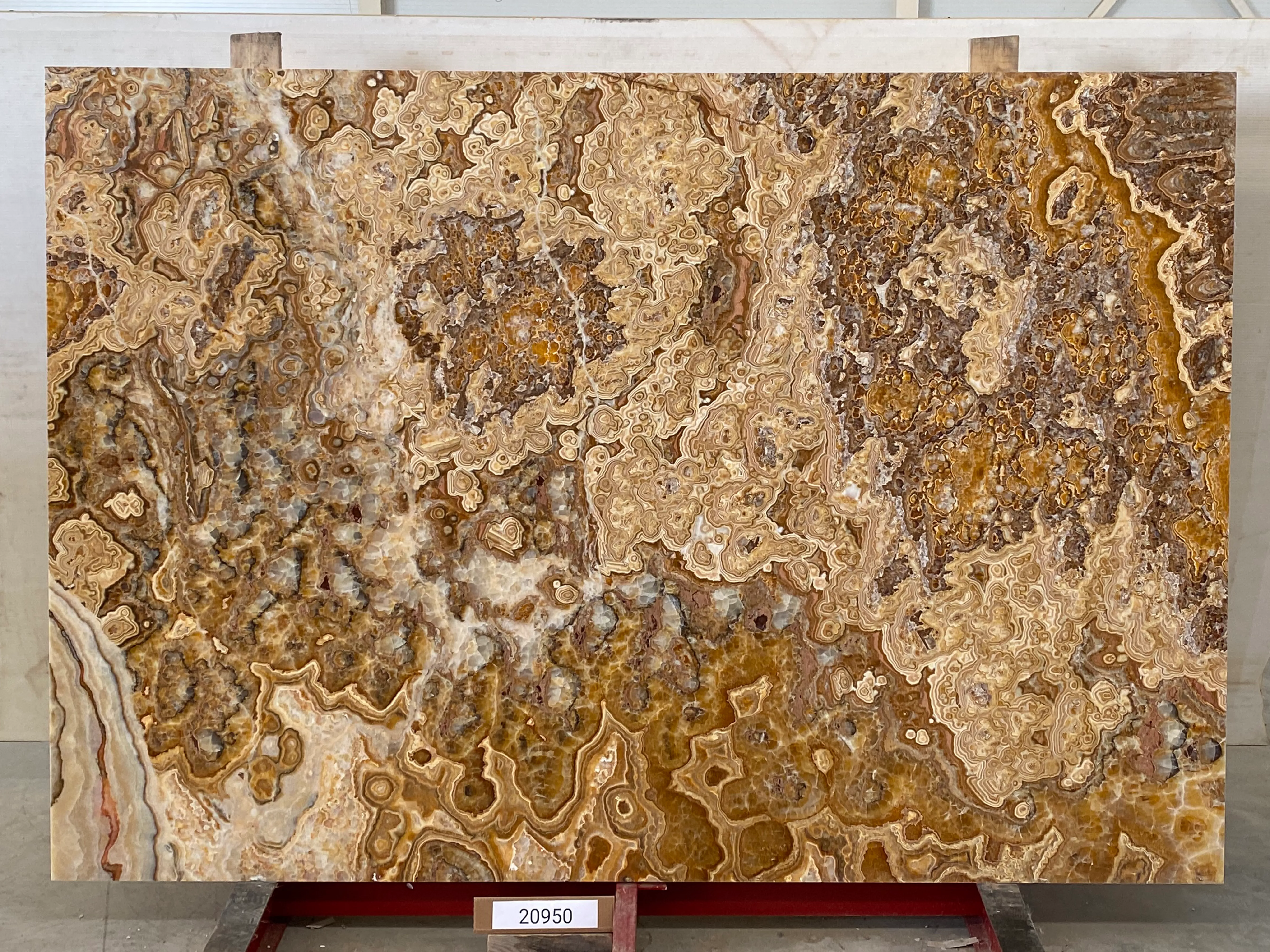 Слэб из оникса ONICE ROMANTIC BROWN полированный 2370x1630x20 мм, код 20950