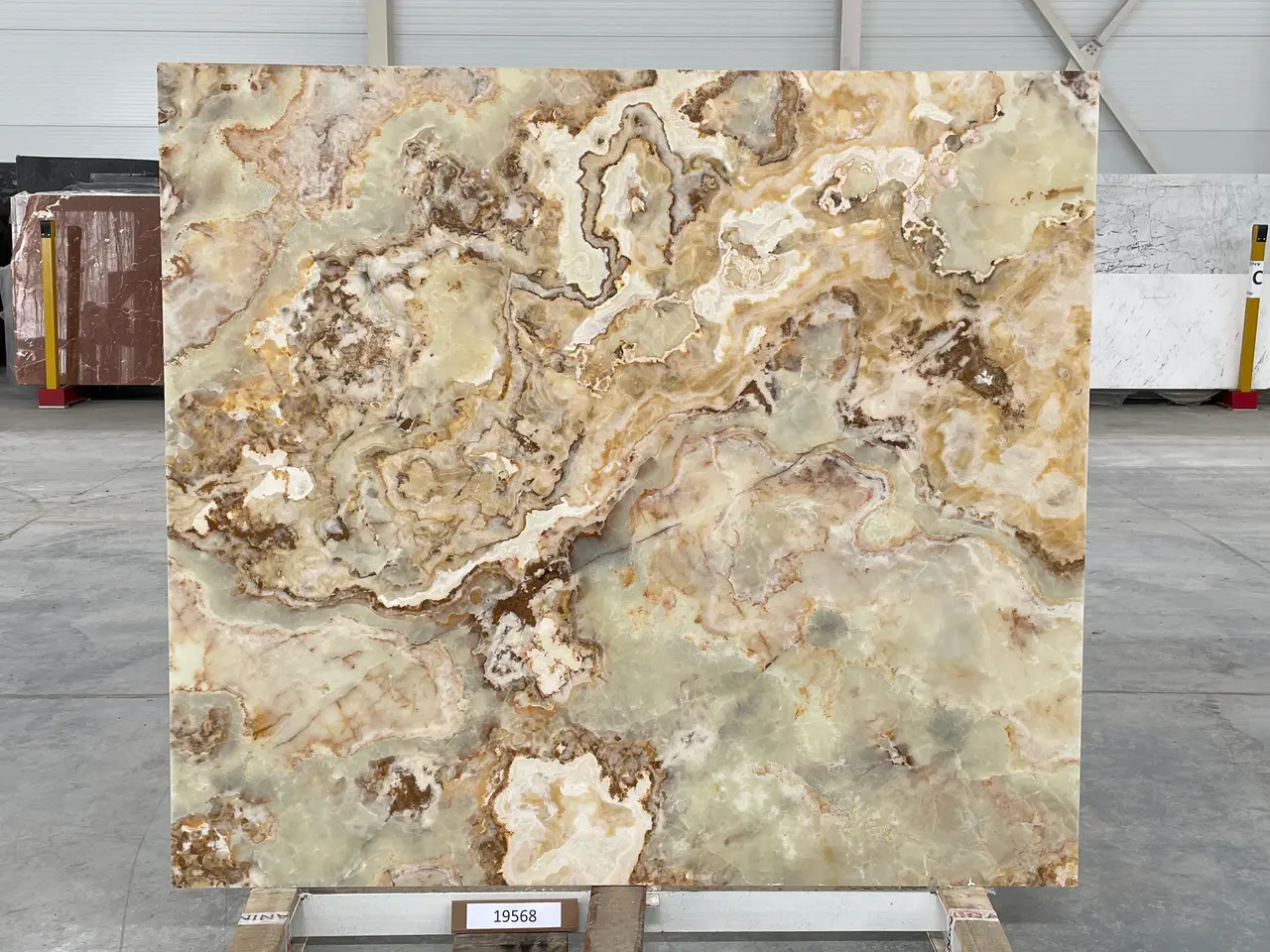 Слэб из оникса ONICE WHITE FLORENCE полированный 2020x1800x20 мм, код 19568