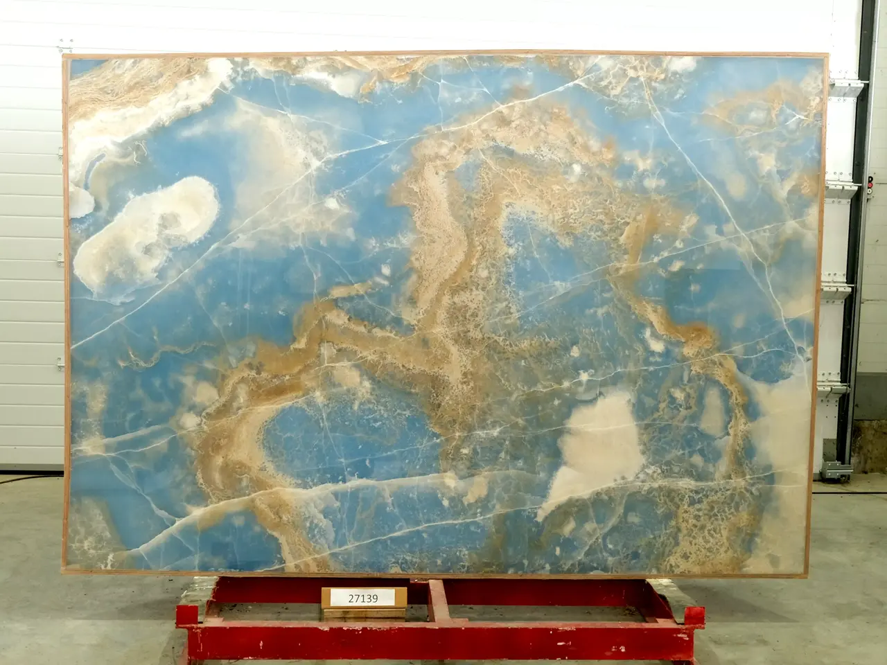 Слэб из оникса ONYX BLUE EXTRA полированный 2450x1650x20 мм, код 27139