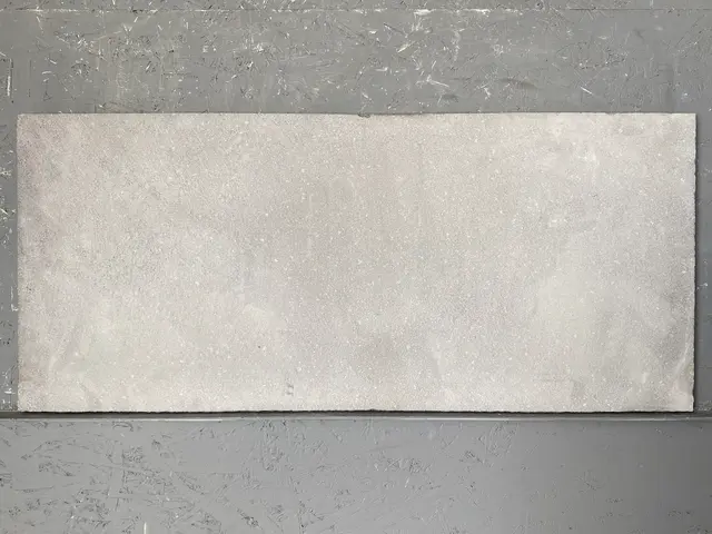 Плитка из базальта ABOVYAN пиленный Lx370x20 мм, код 21166