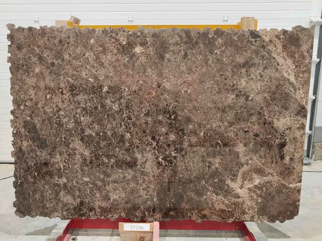 Слэб из мрамора EMPERADOR DARK полированный 2300x1480x30 мм, код 21246