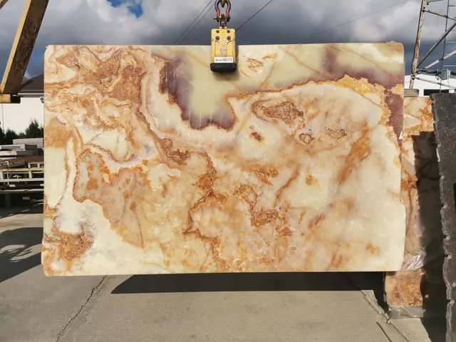 Слэб из оникса ONICE GREEN полированный 2920x1850x20 мм, код 15421