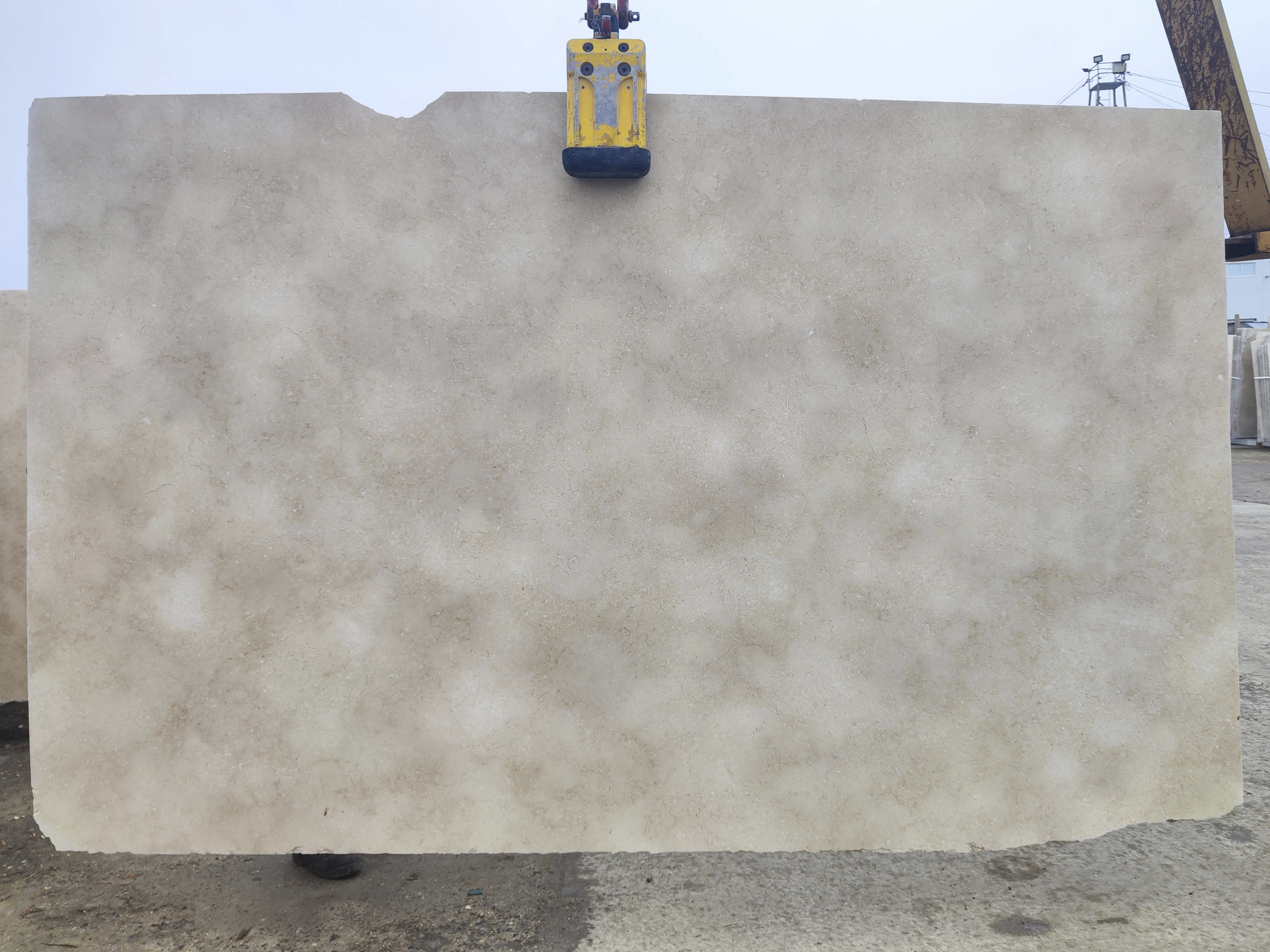 Слэб из мрамора GALALA полированный 2900x1600x30 мм, код 22950