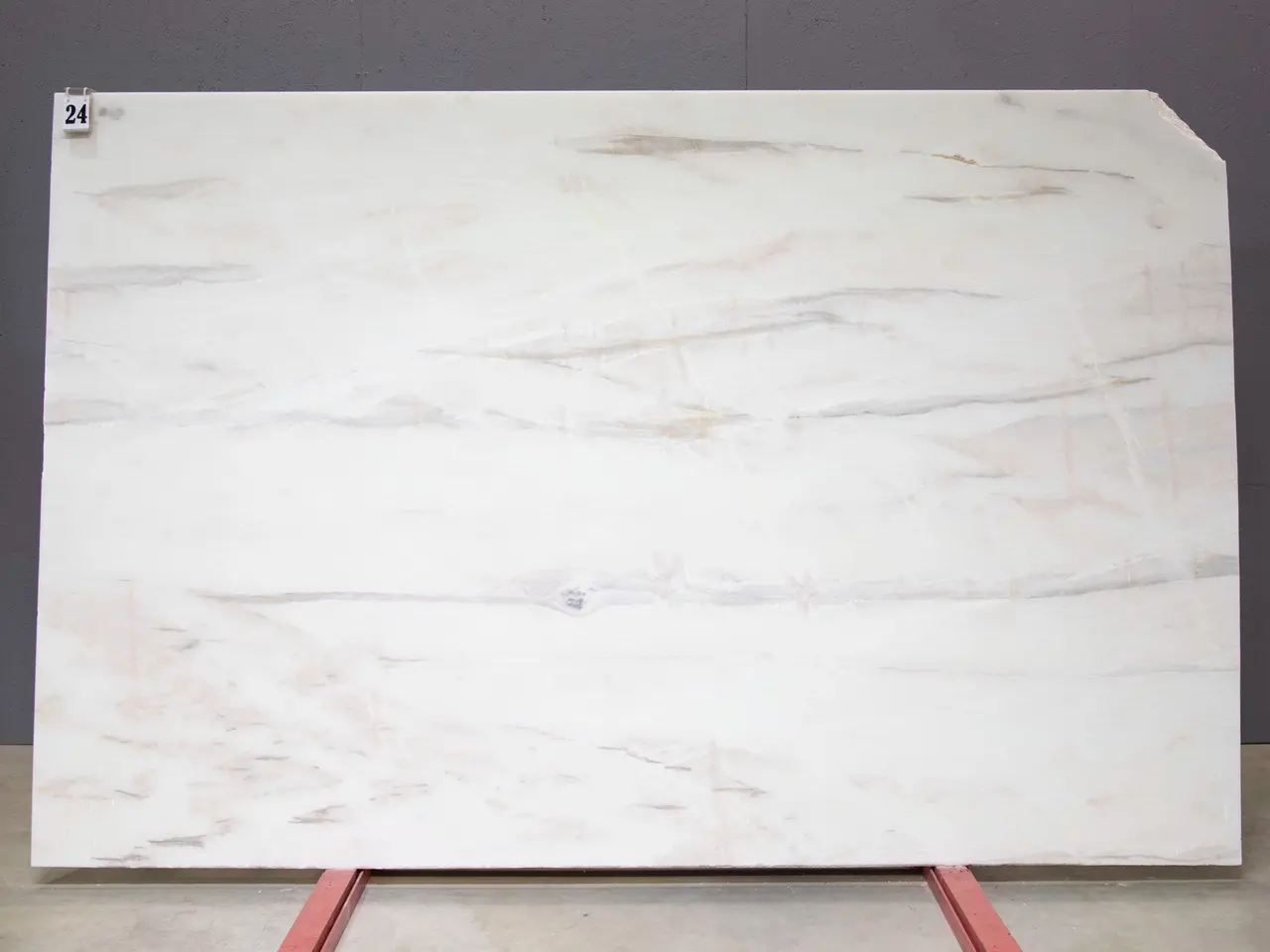 Слэб из мрамора FLAMINGO WHITE полированный 2900x1850x20 мм, код 26463