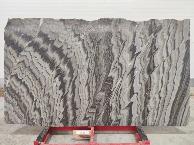 Слэб из мрамора ADILLA BLACK полированный 3080x1790x20 мм, код 2558