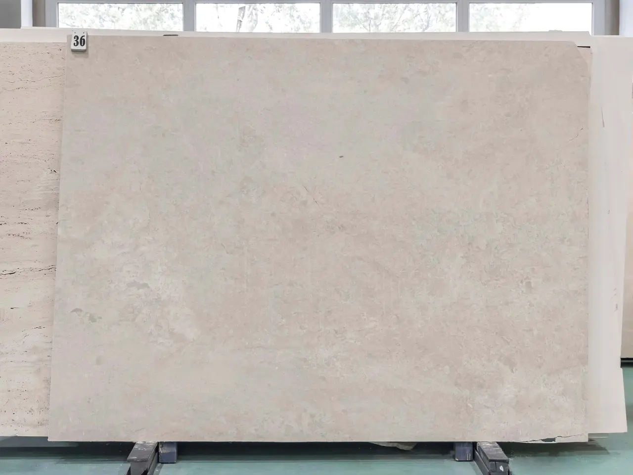 Слэб из мрамора OTTOMAN BEIGE полированный 2340x1740x20 мм, код 26580