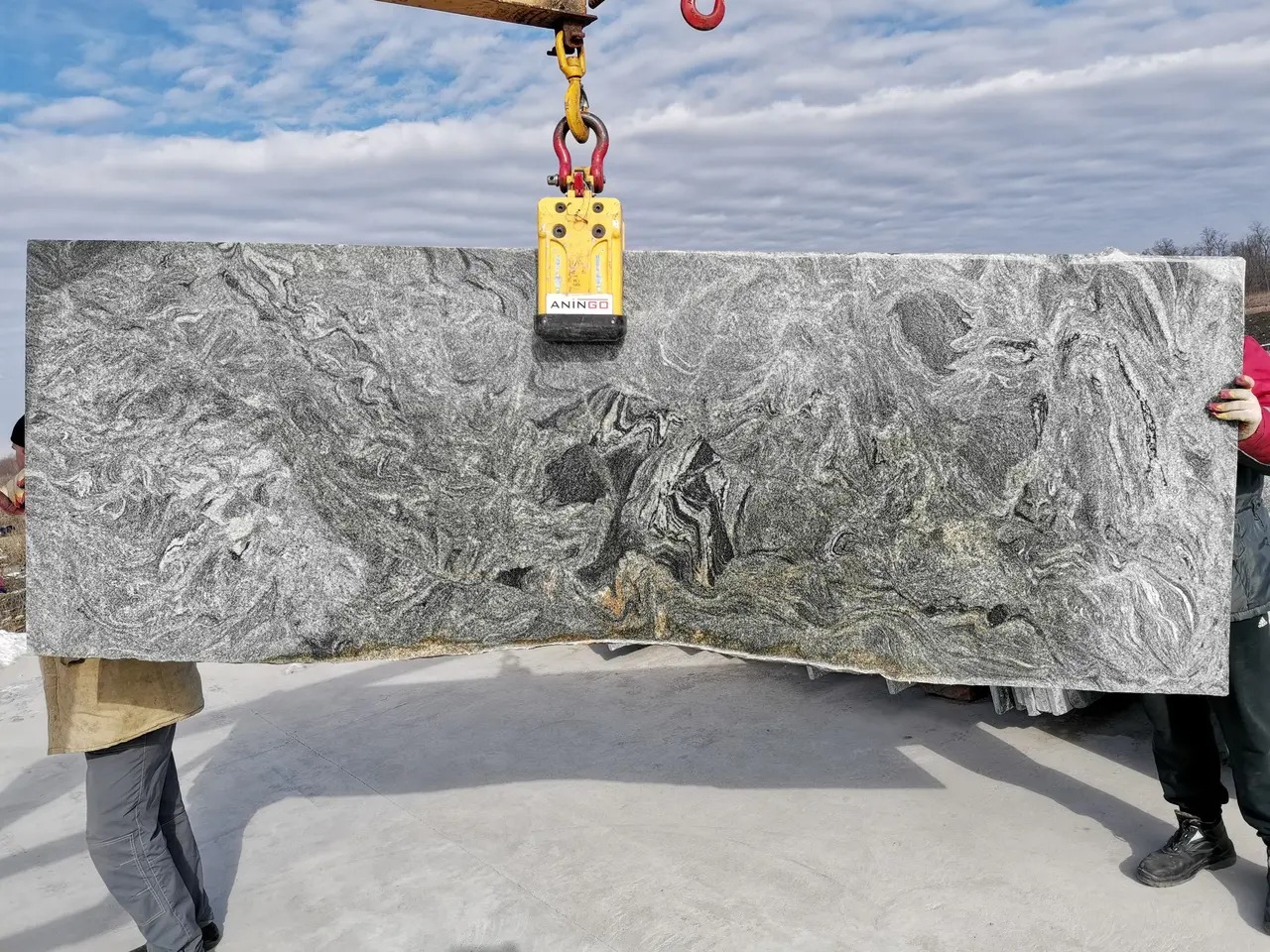 Полоса из гранита KUPPAM GREEN полированный 1120x1000x30 мм, код 17147