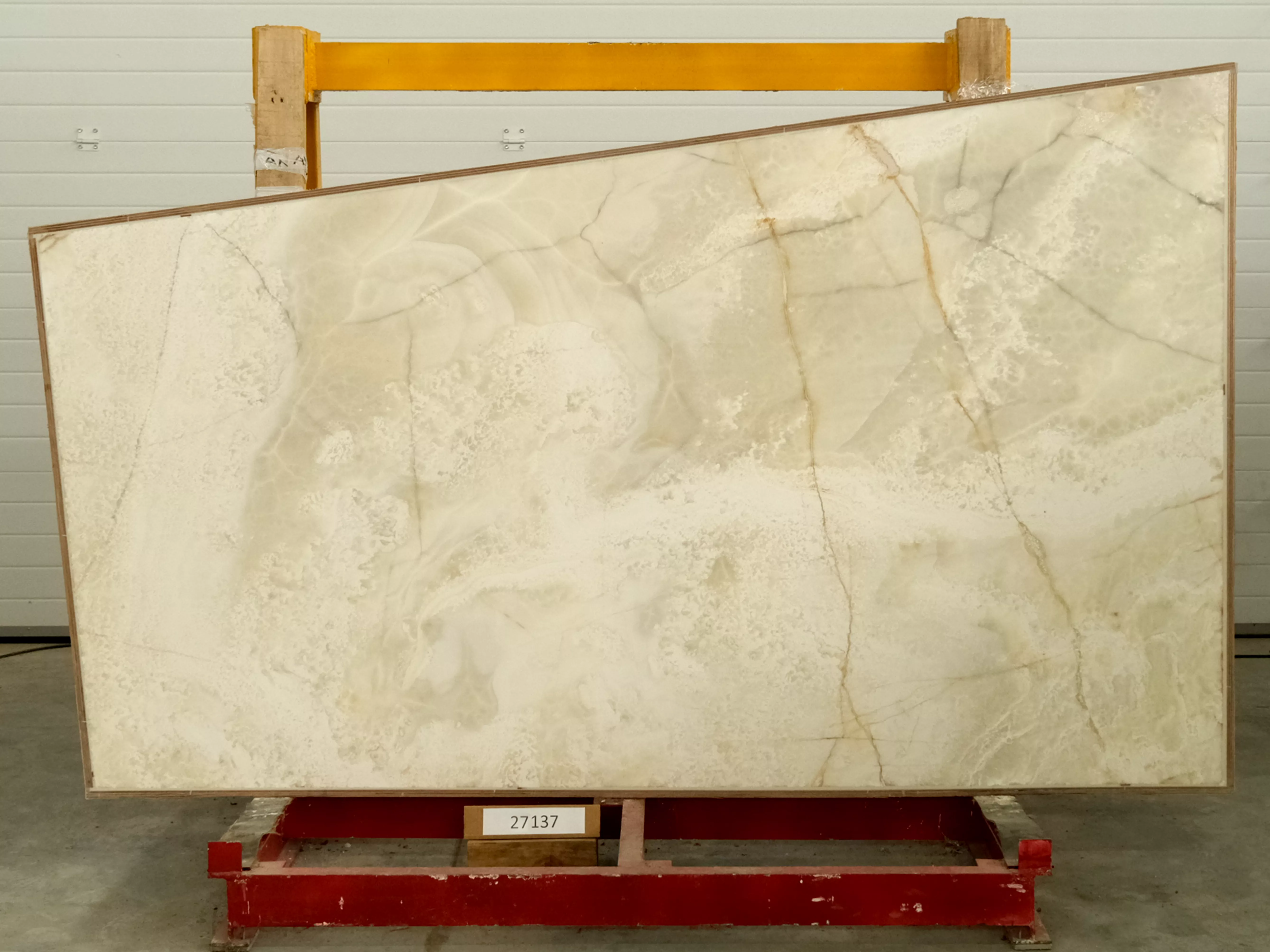 Слэб из оникса ONYX CHAMPAGNE полированный 2250x1120x20 мм, код 27137