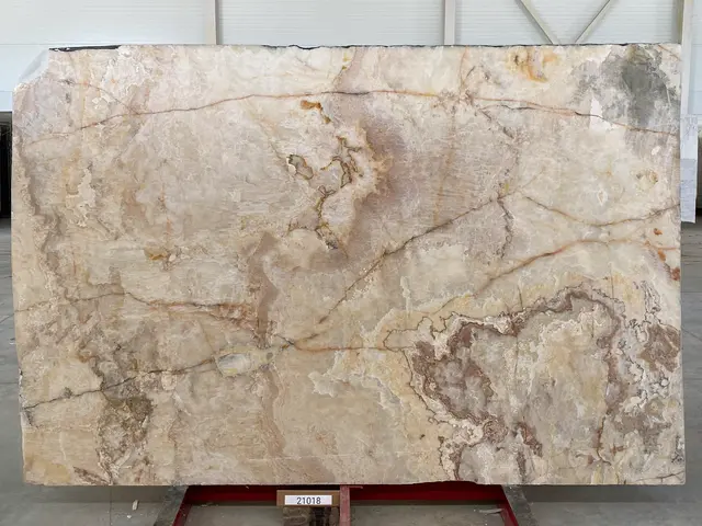 Слэб из оникса ONICE VIOLA полированный 2850x1950x20 мм, код 21018