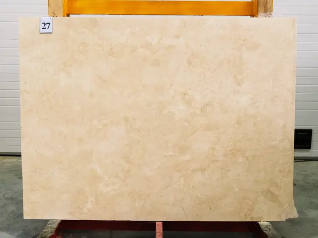 Слэб из мрамора CREMA NOVA полированный 1900x1400x30 мм, код 27603