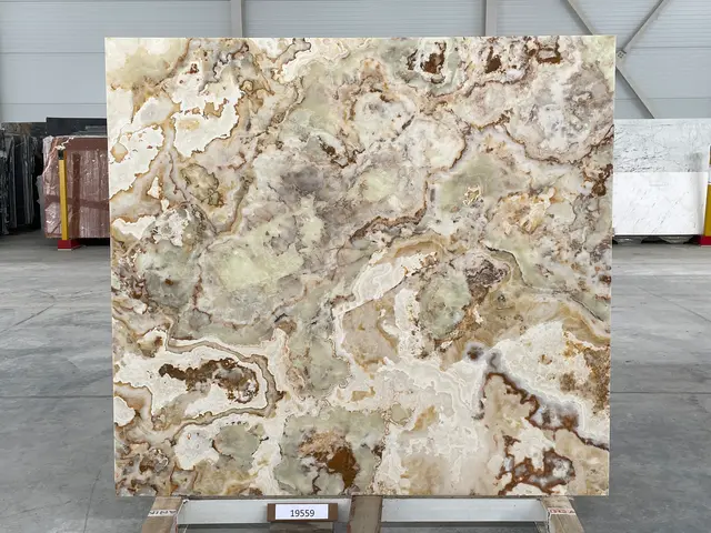 Слэб из оникса ONICE WHITE FLORENCE полированный 1960x1800x20 мм, код 19559