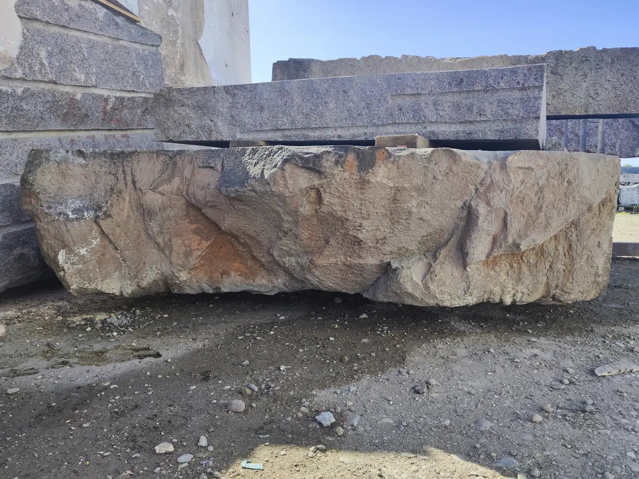 Туф Блок из туфа OKTEMBERYAN 3000x2000x400 мм, код 23995