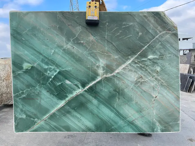 Слэб из кварцита DA VINCI полированный 2600x1800x20 мм, код 16042